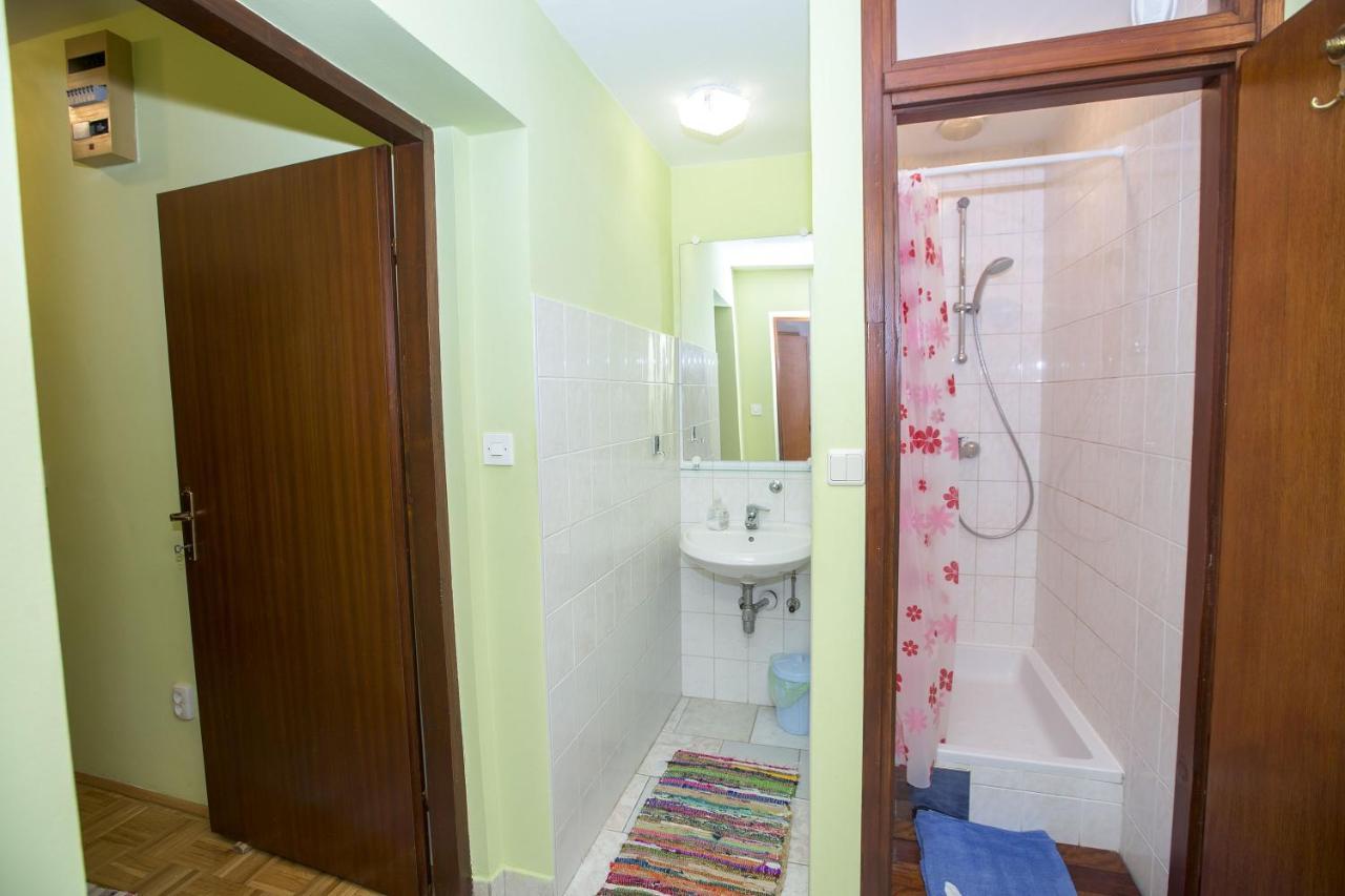 Apartmani Marijana Cesarica Exteriör bild