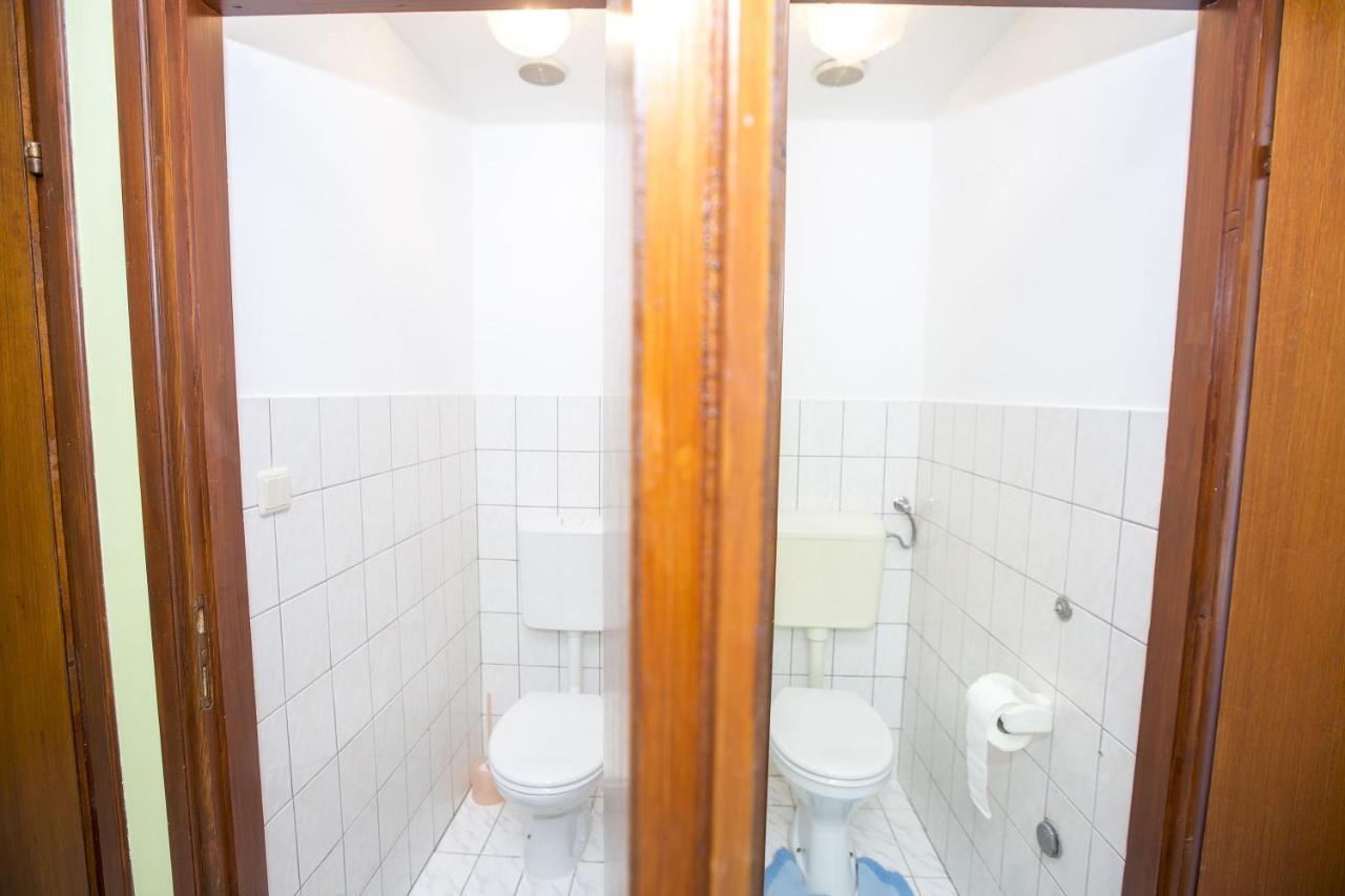 Apartmani Marijana Cesarica Exteriör bild