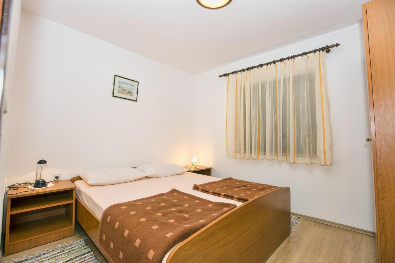 Apartmani Marijana Cesarica Exteriör bild