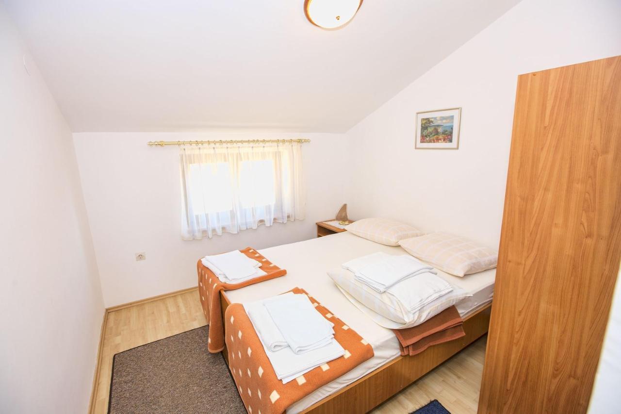 Apartmani Marijana Cesarica Exteriör bild