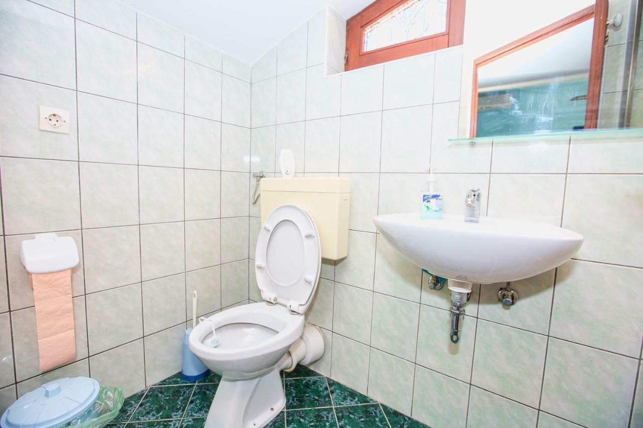 Apartmani Marijana Cesarica Exteriör bild